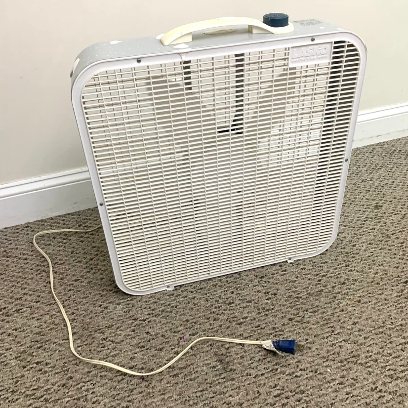 20" Box Fan Lasko Portable Floor Cooling Fan White Garage Shop