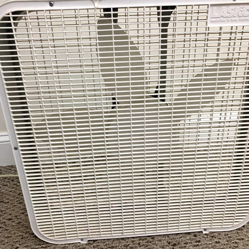 20" Box Fan Lasko Portable Floor Cooling Fan White Garage Shop - photo 3