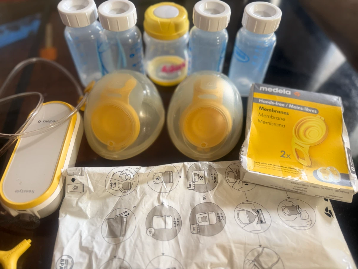 Medela Freestyle Breast Pump Accessory Set - photo 2