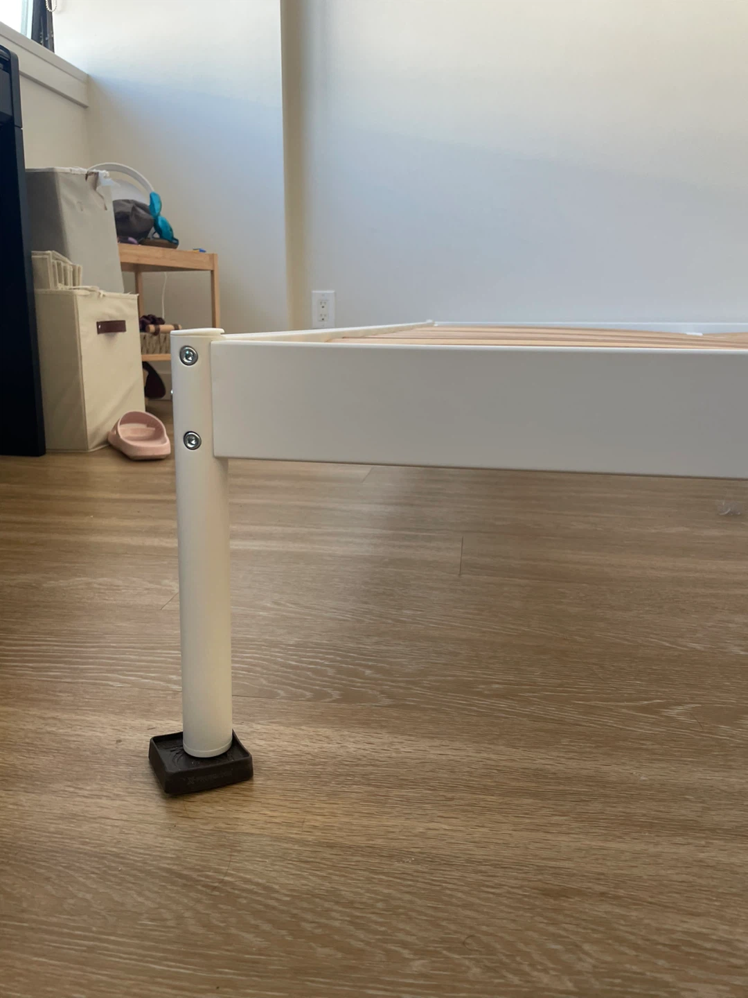 White IKEA bed frame - Queen - photo 5