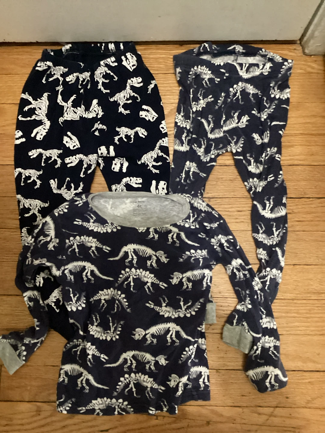 🏈🏈 Carter's Dinosaur Pajamas Set - 4T