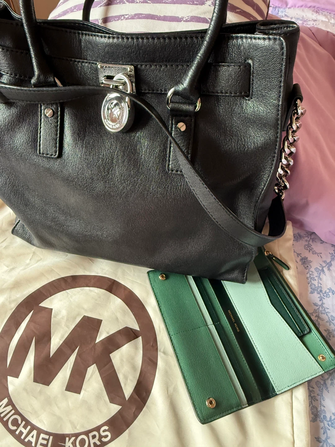 Michael Kors Handbag with Wallet - photo 2