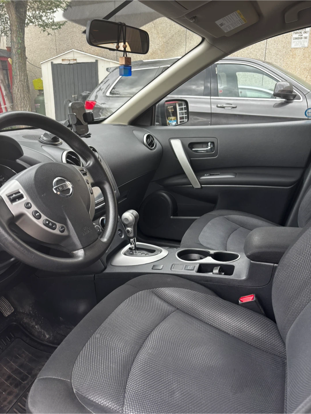 2013 Nissan Rogue AWD | 181,000 KM | Winter Tires | - photo 5