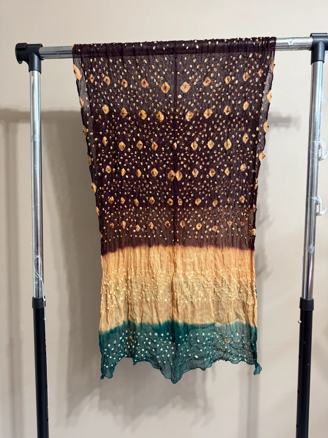 Chiffon chunri crush stole/scarf/mini shawl - photo 4