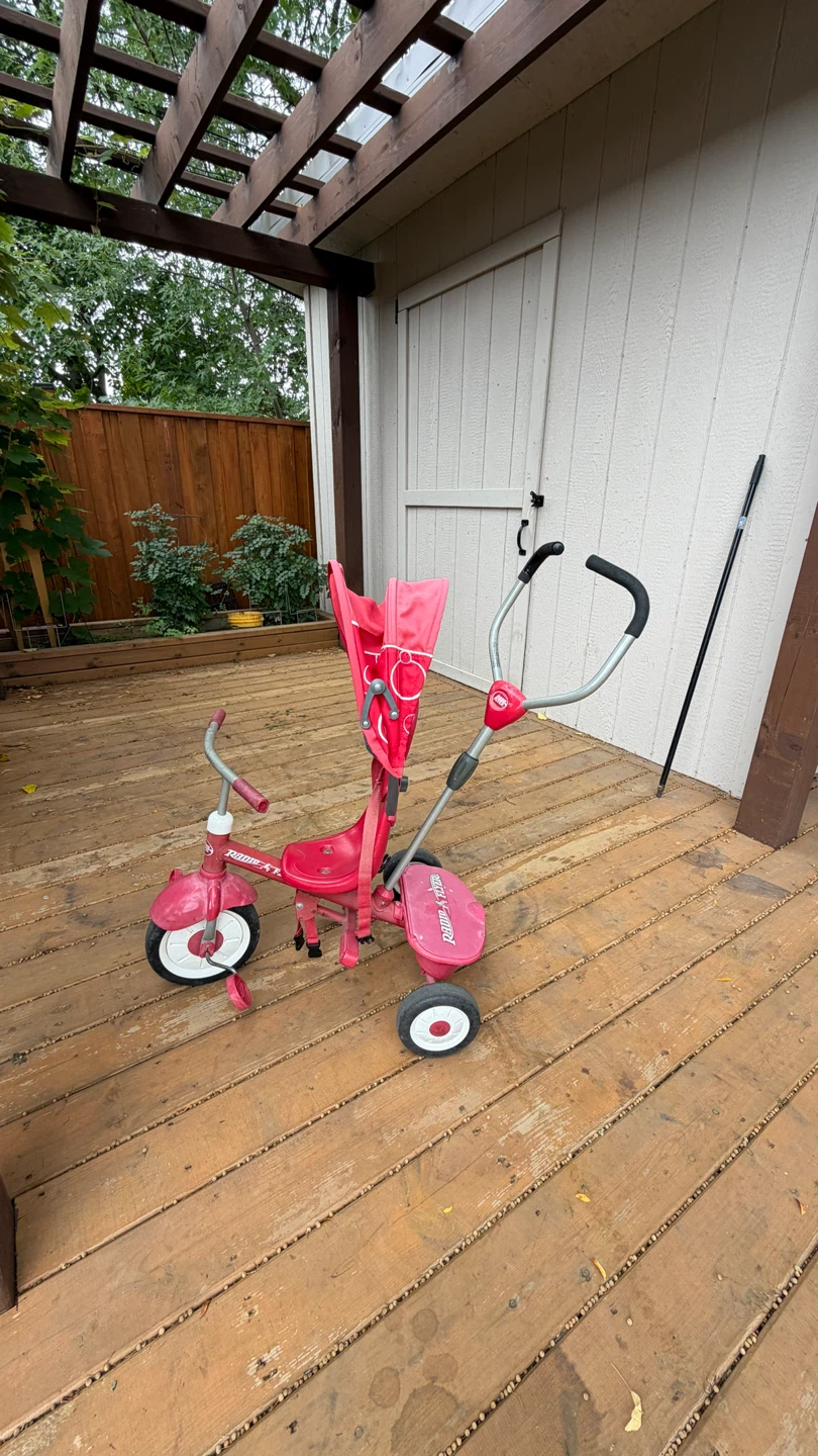 Radio Flyer Stroll 'N Trike