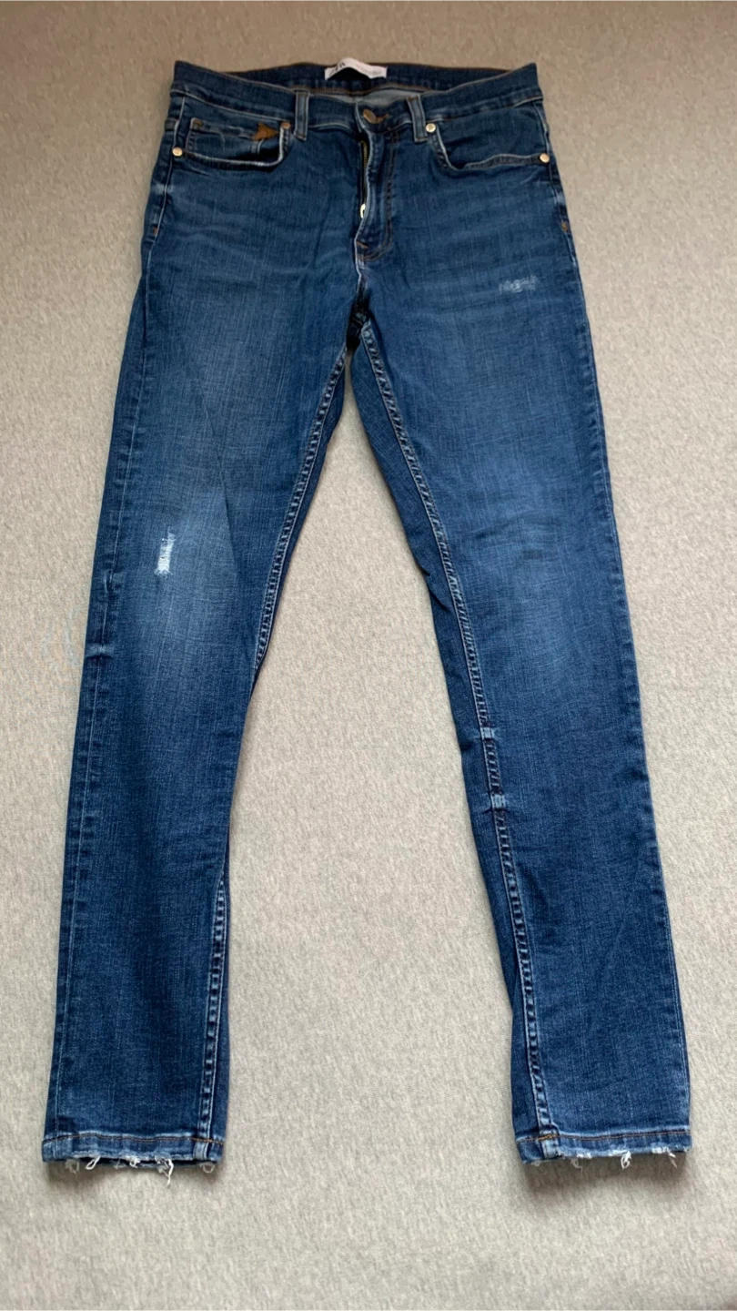 Zara Man Denimwear Jeans - Size 32 🏈