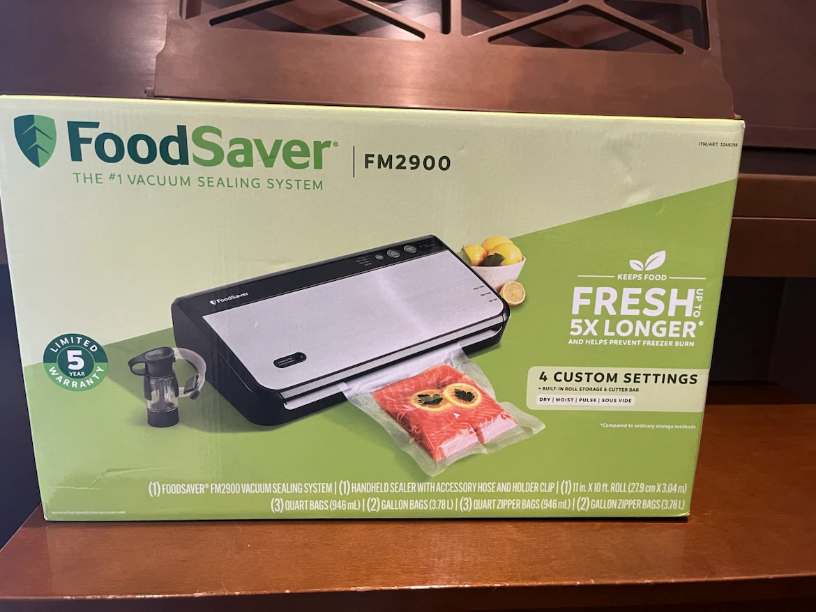 Food Saver vacuum sealing system