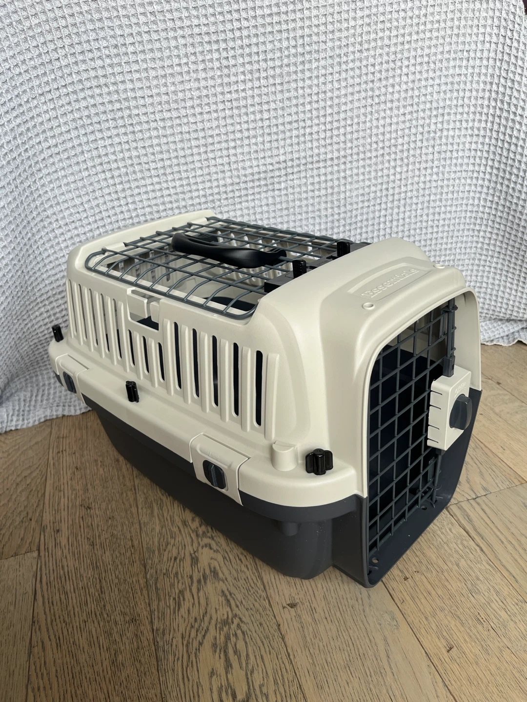 Two Door Top Load Plastic Carrier