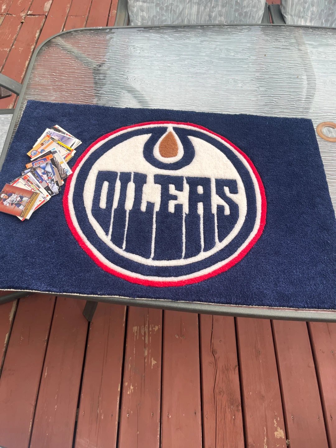 Edmonton Oilers Mat (20x30) + FREE Hockey Card Collection!