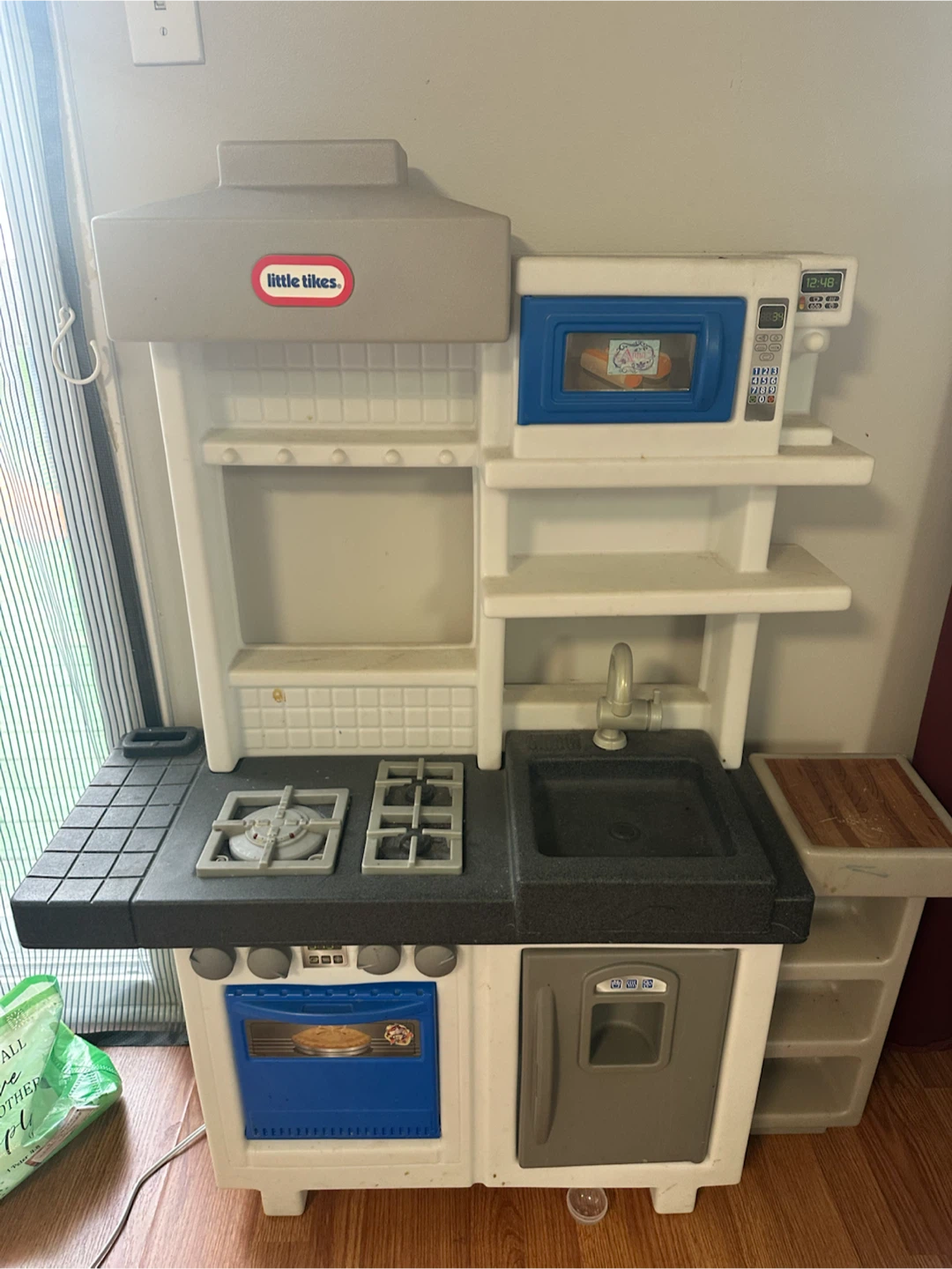 Little Tikes Toy Kitchen