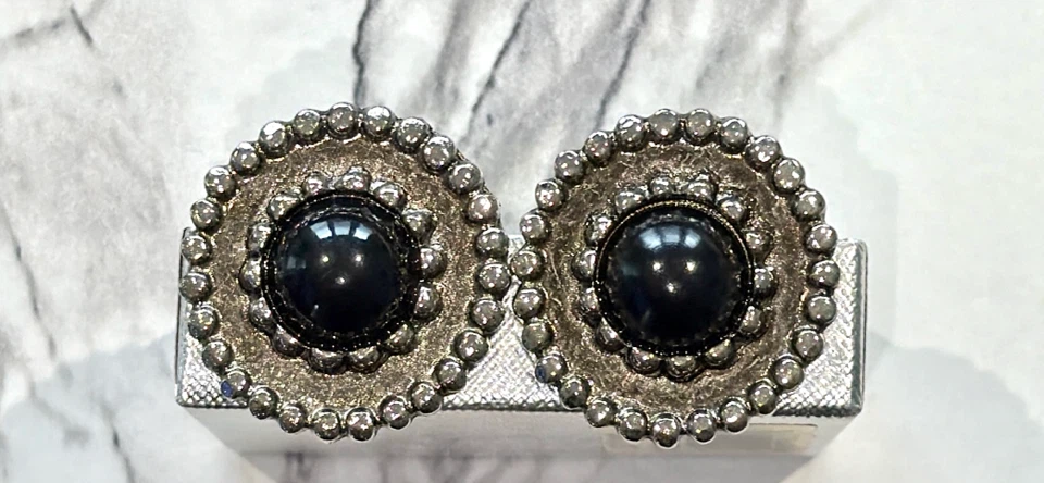 Round Black Cabochon Clip on Earrings-Beaded SilverTone Vintage - photo 2