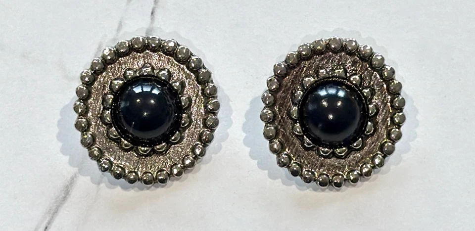 Round Black Cabochon Clip on Earrings-Beaded SilverTone Vintage - photo 3