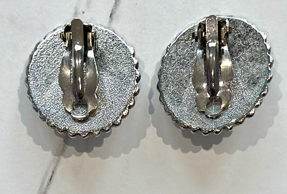 Round Black Cabochon Clip on Earrings-Beaded SilverTone Vintage - photo 4