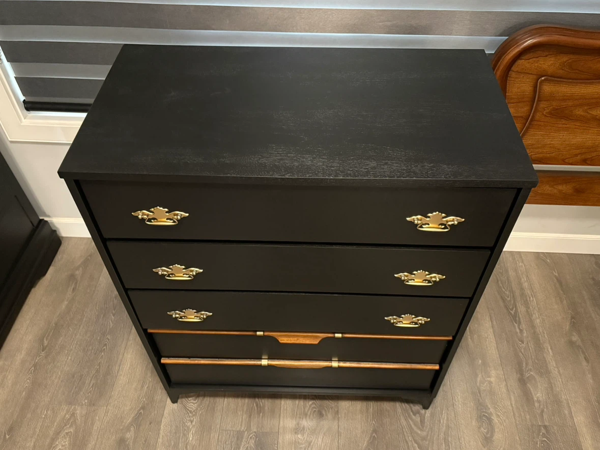 Sleek Black Mid-Century Modern Dresser / Chest of Drawers - photo 4