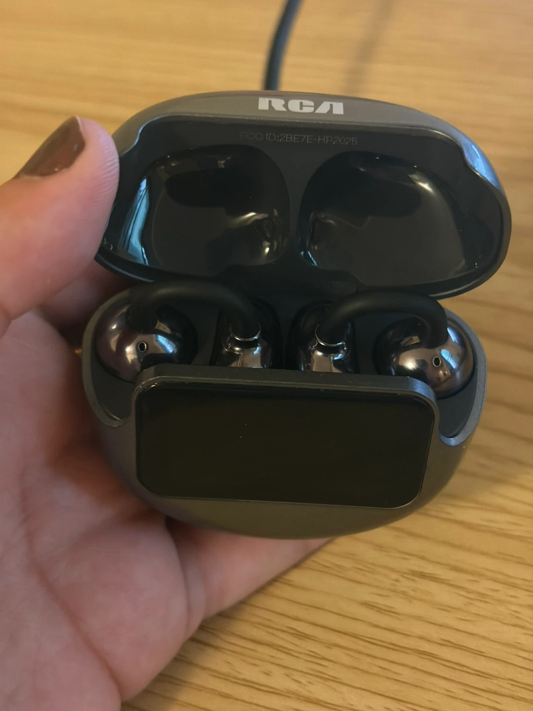 RCA Wireless Earbuds - photo 2