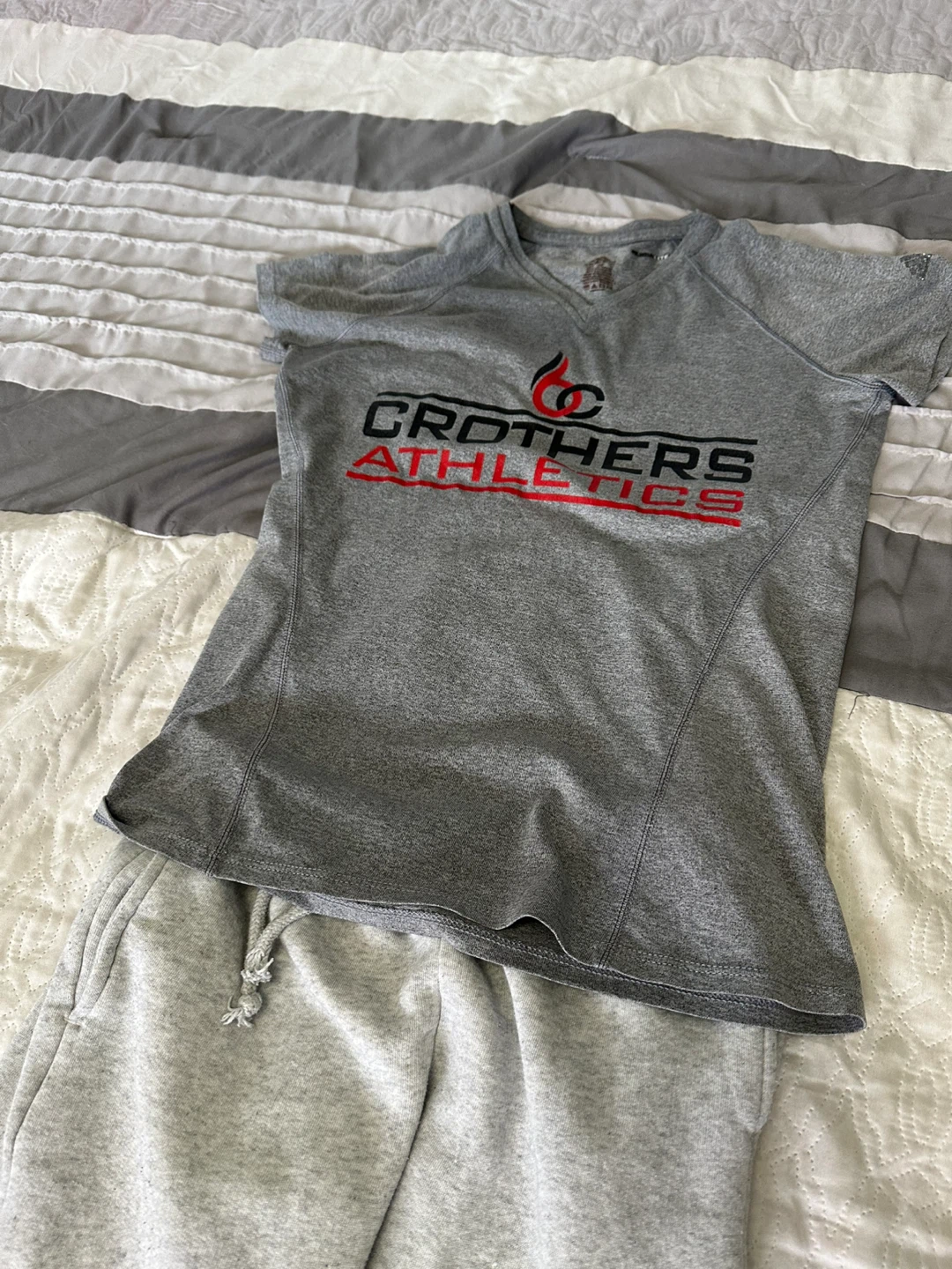 Adidas Athletics Shirt and Essentials Joggers Set - photo 2