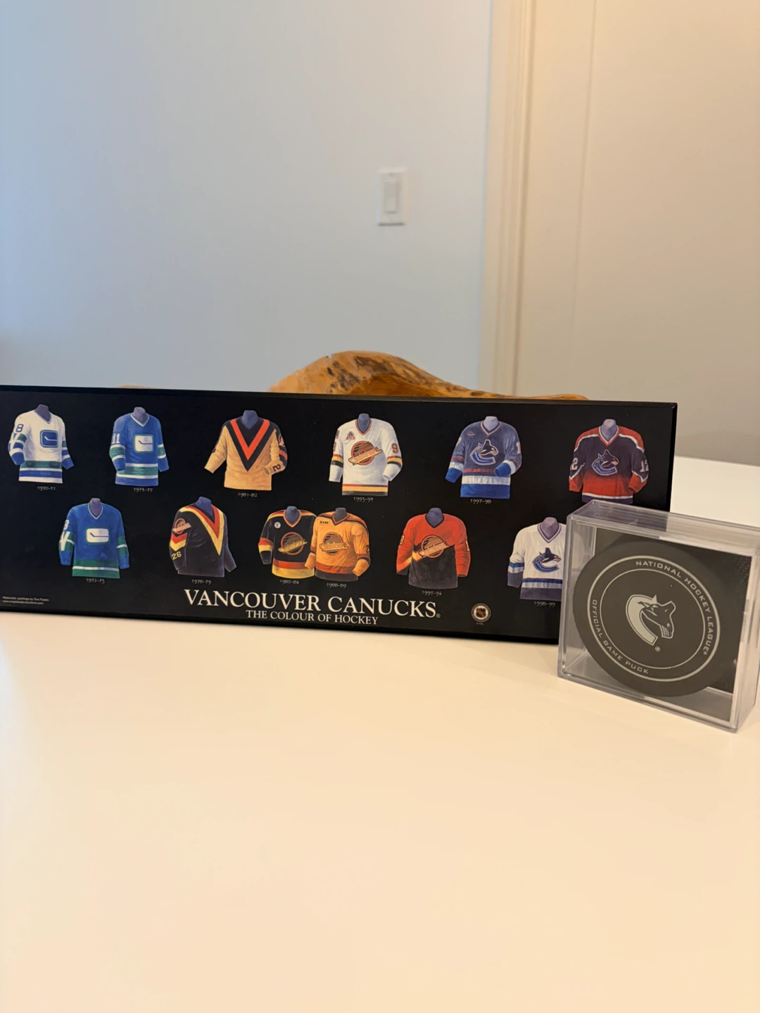 Vancouver Canucks Jersey History Display + Official Game Puck - photo 2