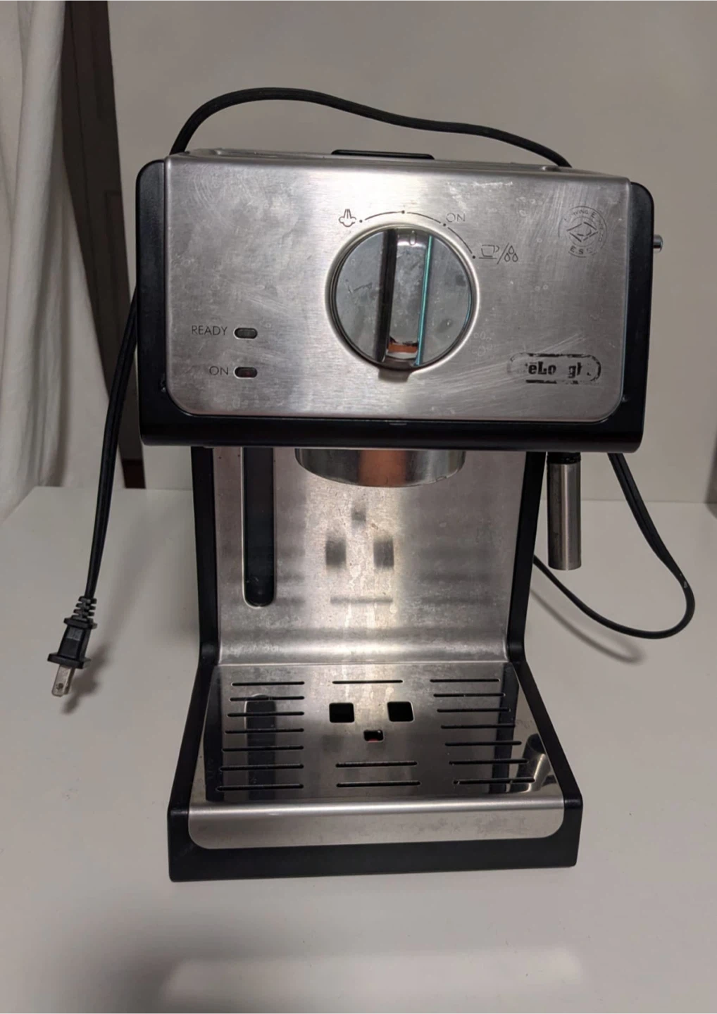 DeLonghi Espresso Machine 🏈