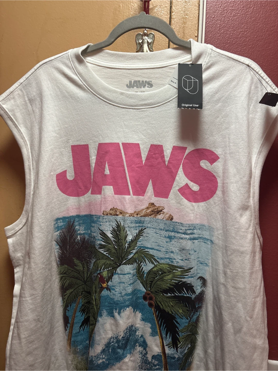 🏈 NWT Original Use Jaws Tank Top - photo 5
