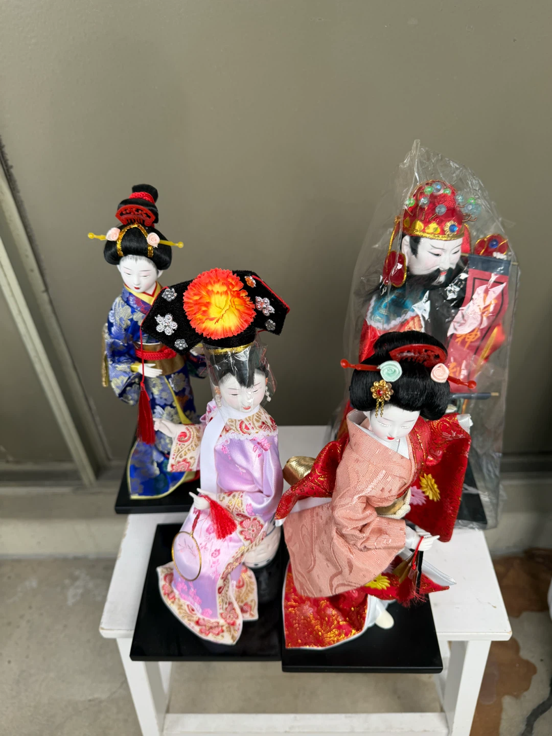 Set of 4 Traditional Asian Decorative Dolls - photo 2