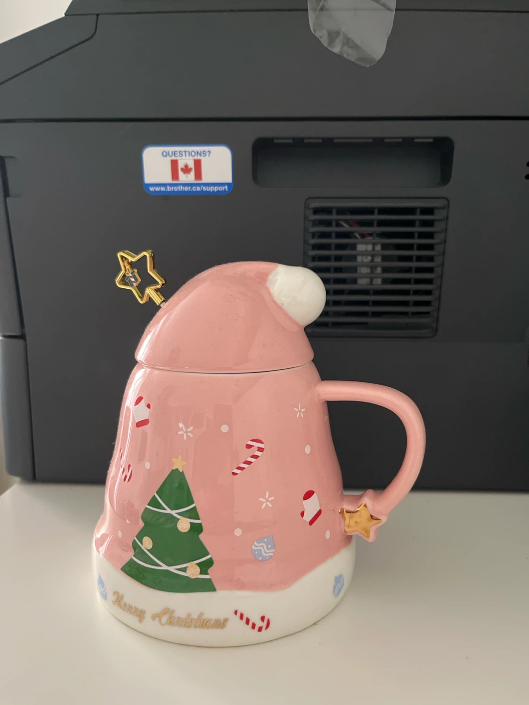 (NEW) Pink Christmas Ceramic Mug with Lid and Stirrer 🏈