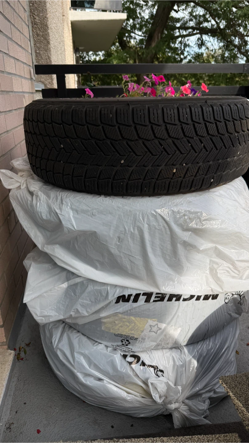 Michelin X-Ice Snow SUV Tire 235/60R18 - photo 4