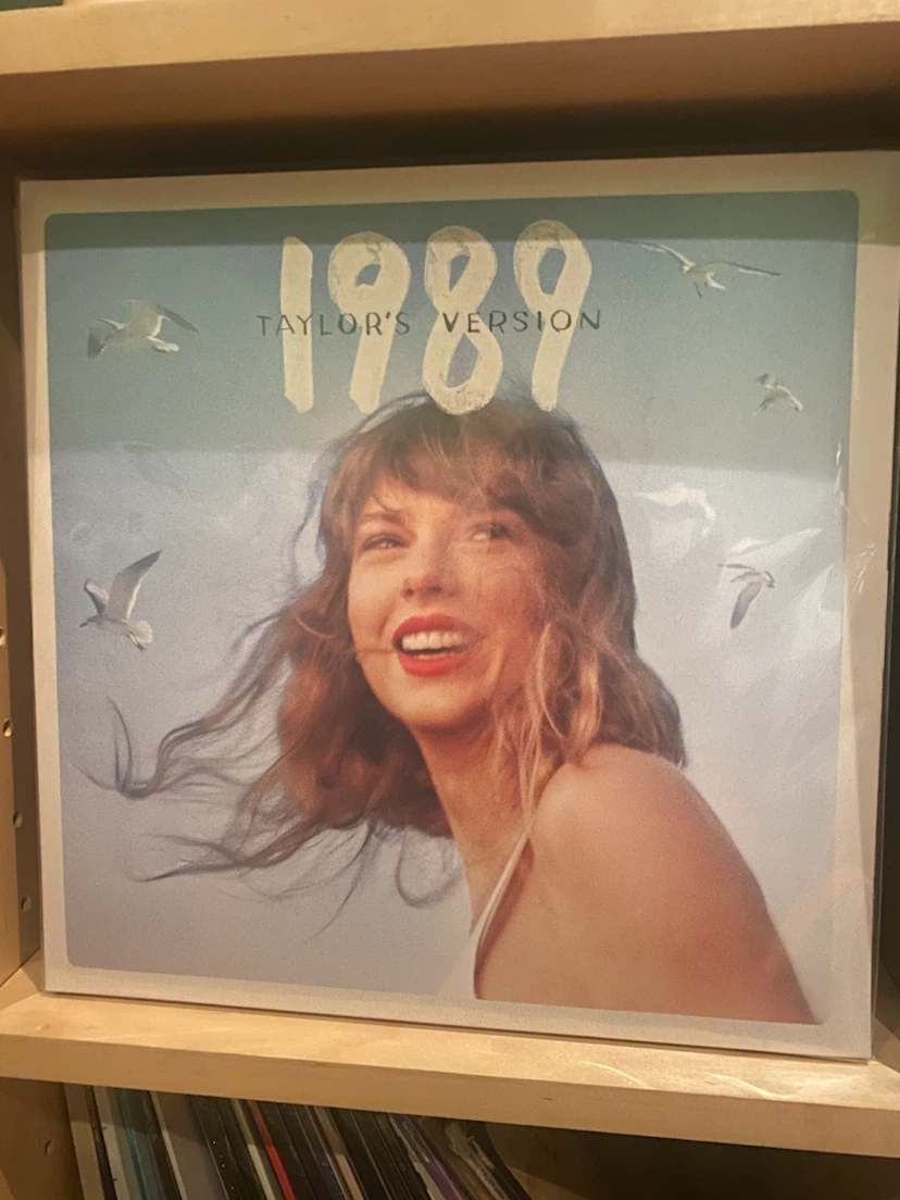 1989 Taylor's Version Vinyl 🏈