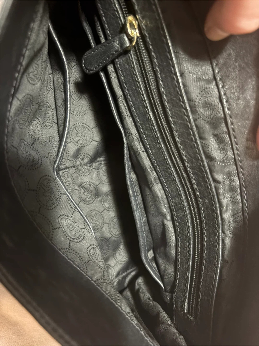 Michael Kors Black Leather Shoulder Bag - photo 4