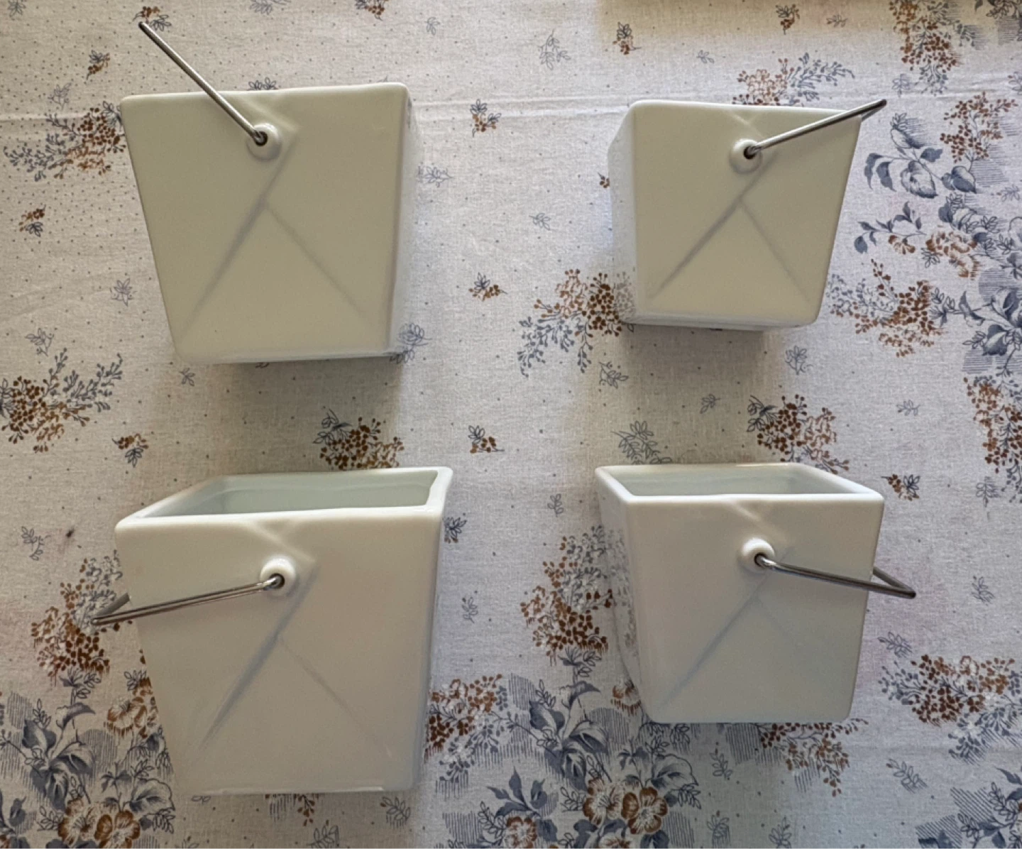 Set of 4 Ceramic Takeout Box Bowls with Tray