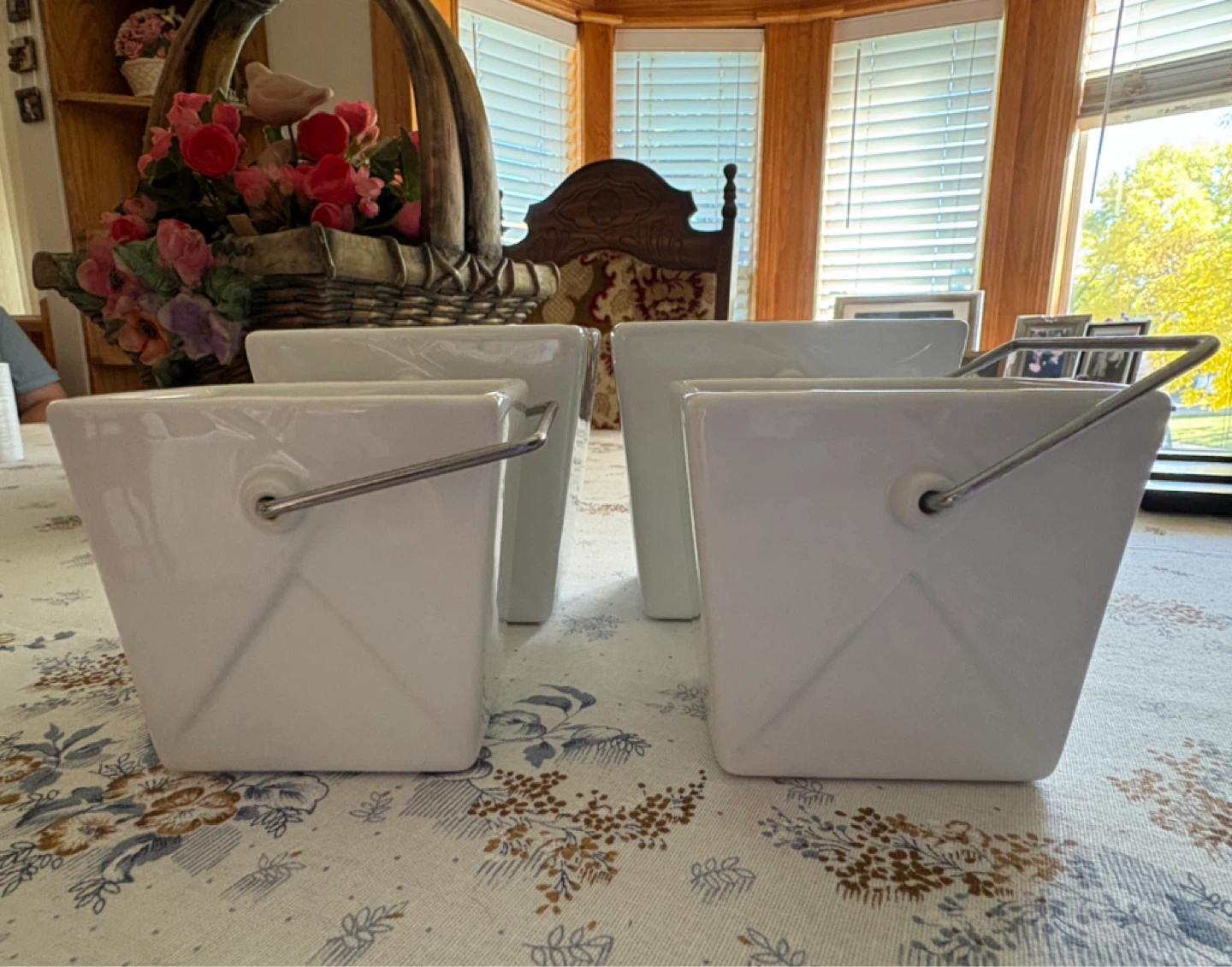 Set of 4 Ceramic Takeout Box Bowls with Tray - photo 4