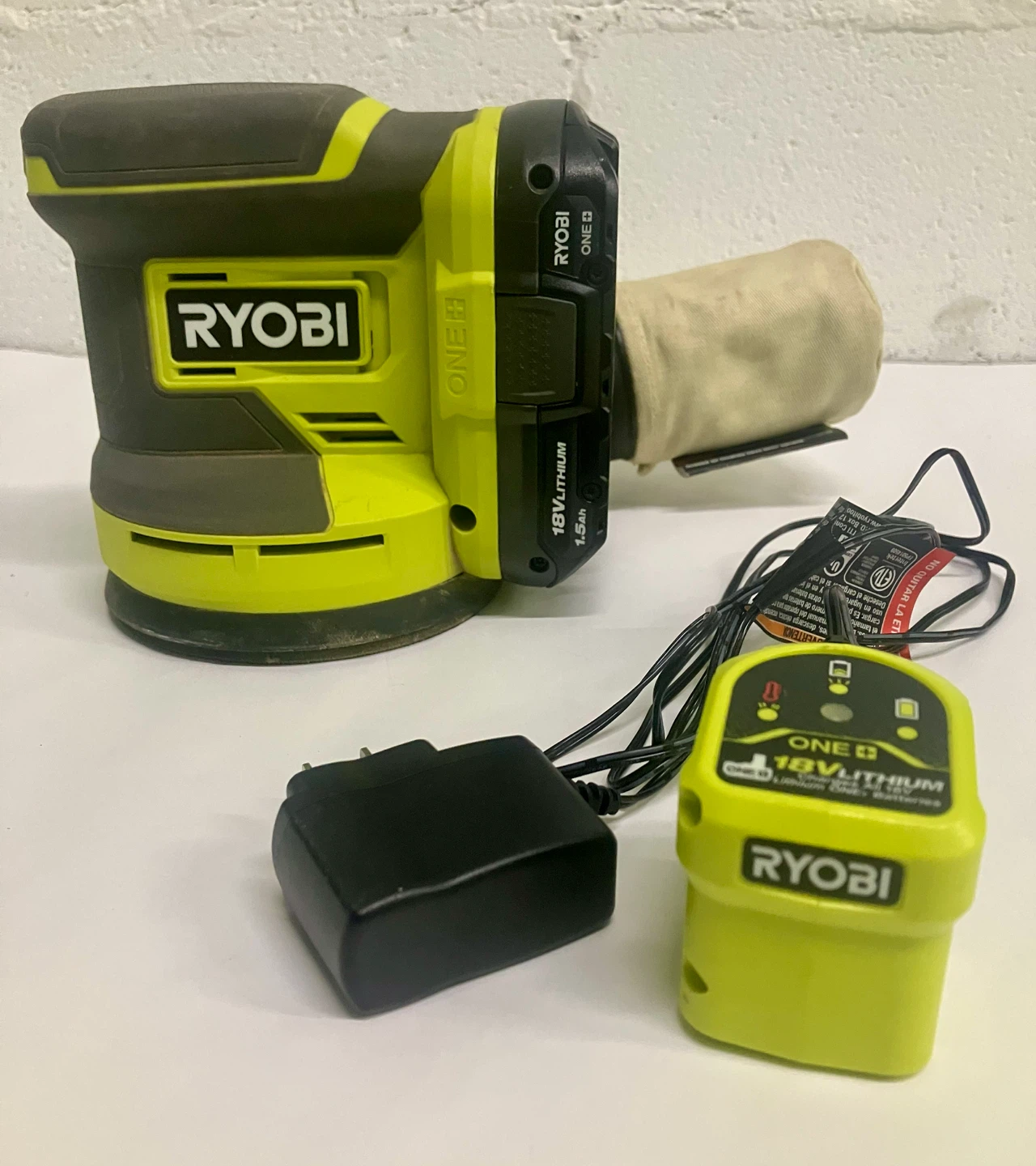 Ryobi ONE+ 18V Random Orbit Sander Kit
