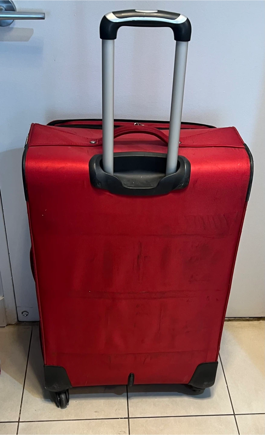 SwissGear Red Spinner Suitcase - photo 2