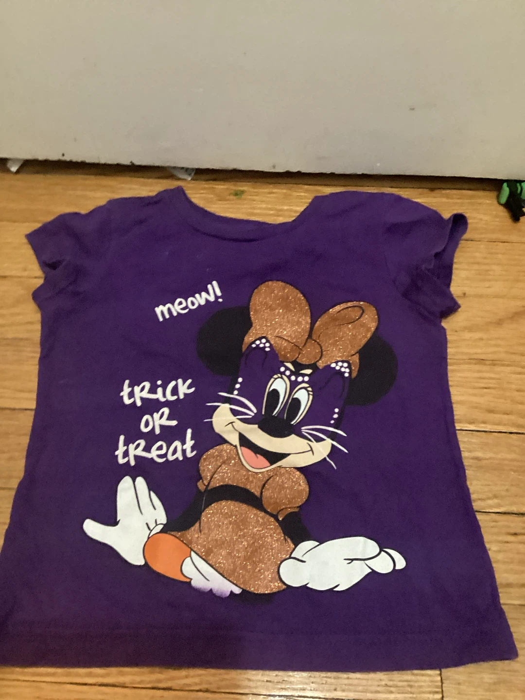 🏈 4T Disney Minnie Mouse Trick or Treat Shirt
