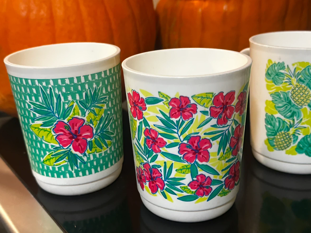 Set of 4 Tupperware mugs - photo 2