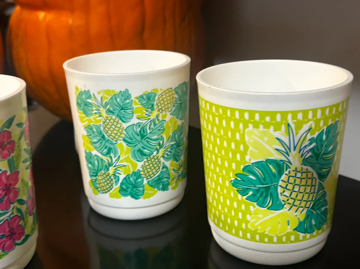 Set of 4 Tupperware mugs - photo 3