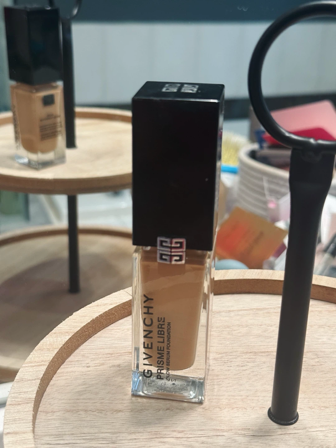 Givenchy Prisme Libre Glow Serum Blurring Foundation – Shade 3N