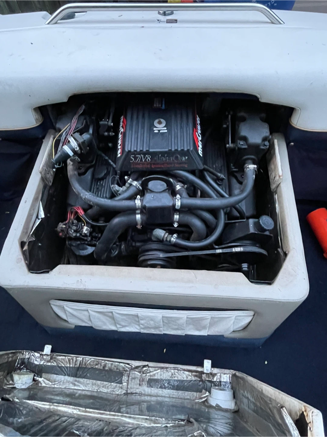Bayliner 2050 LS Bowrider with MerCruiser 5.7L V8 - photo 3