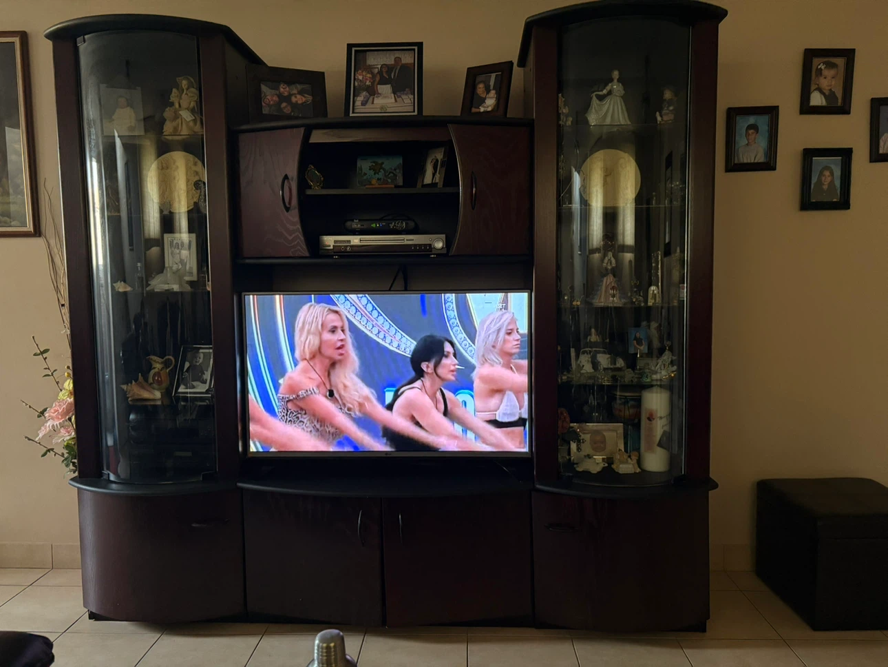 Large Dark Wood Entertainment Unit with Display Cabinets - photo 2