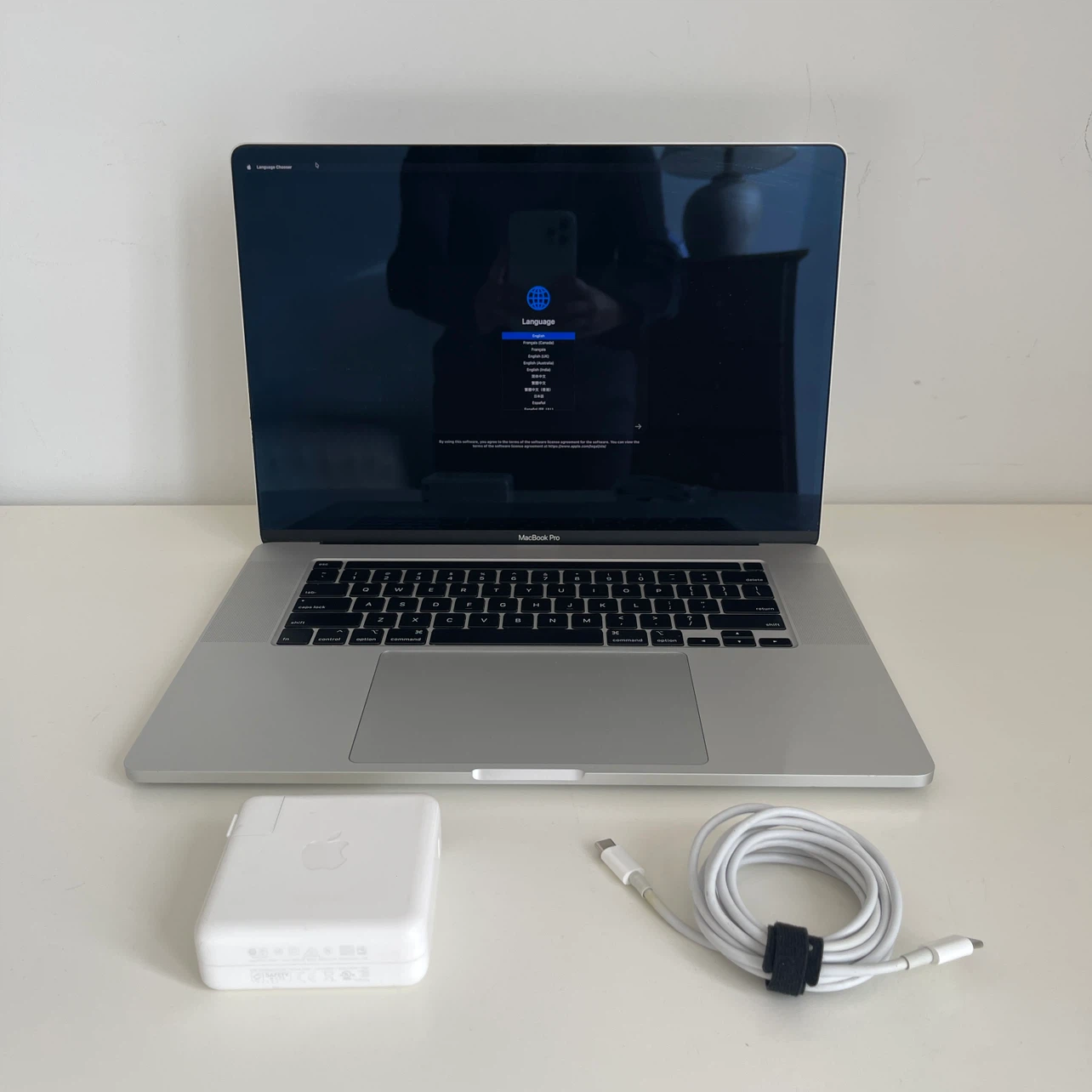 16-inch MacBook Pro Late 2019 – Intel i7 / 16GB RAM / 512GB SSD