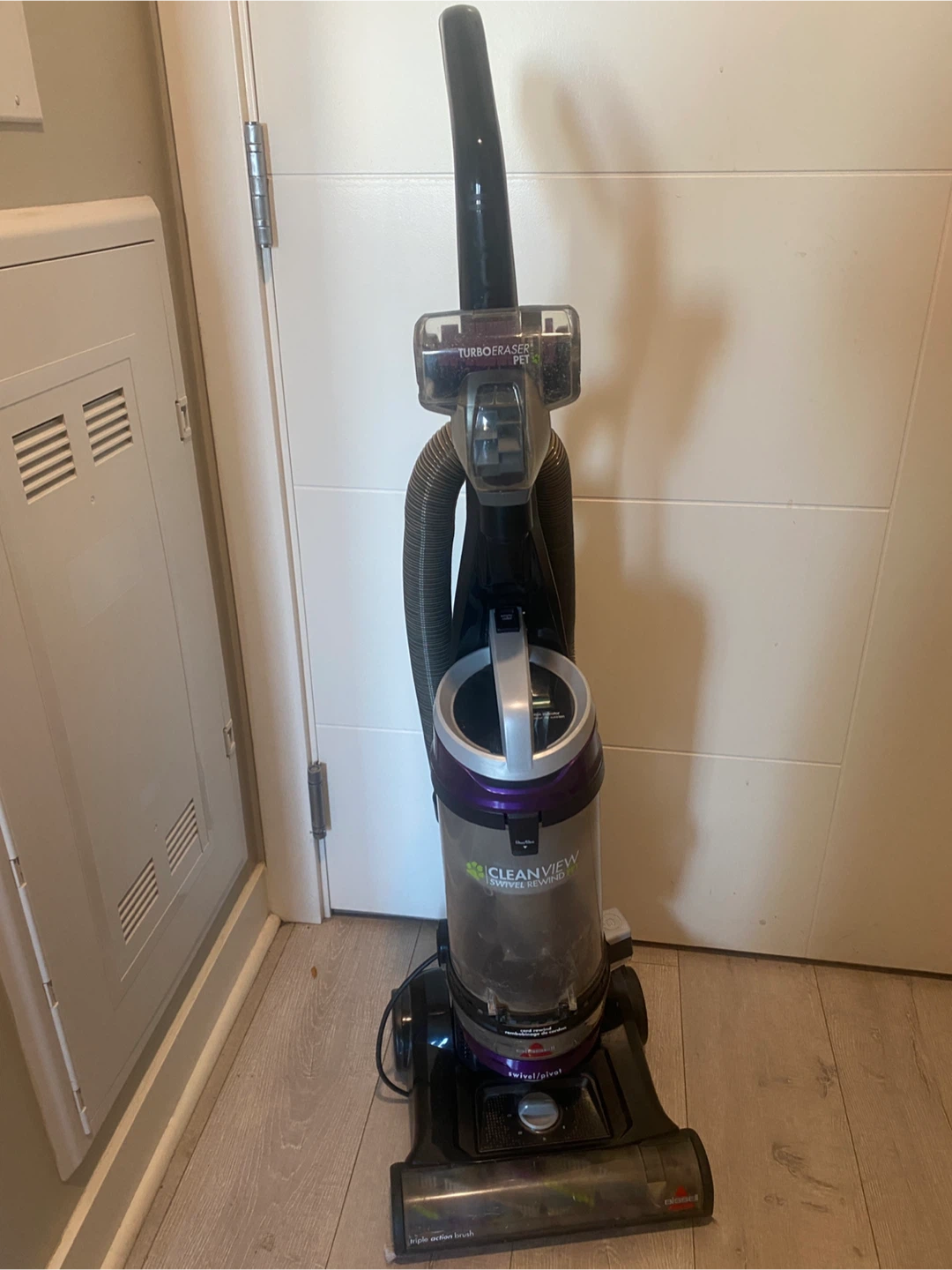 Bissell CleanView Swivel Rewind Pet Vacuum - photo 3