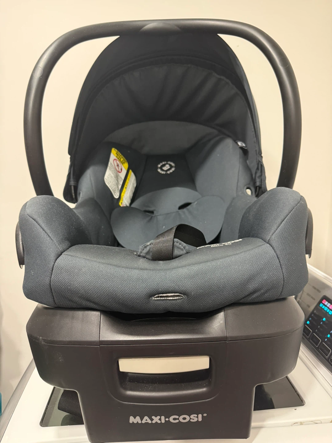 Maxi-Cosi Mico 30 Infant Car Seat with Base