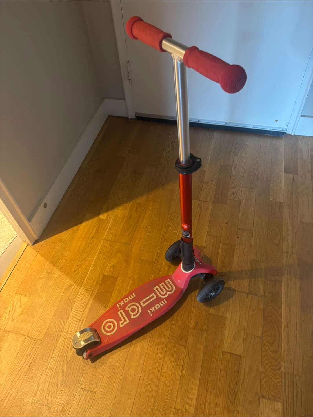 Micro Maxi 3-Wheel Kids Scooter – Red/Pink - photo 2
