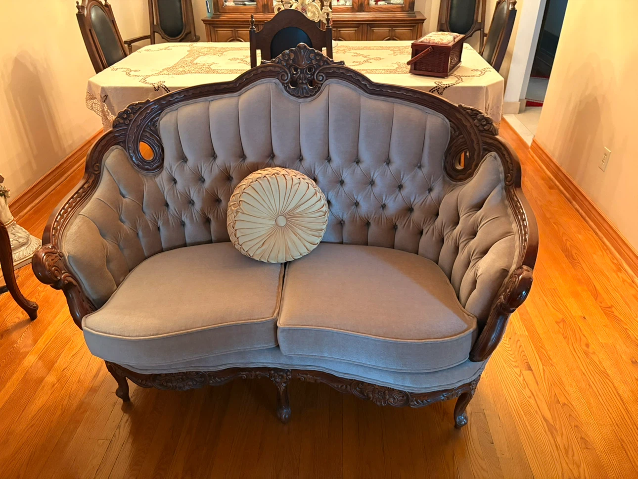 Vintage Victorian Style Living Room Set - photo 3