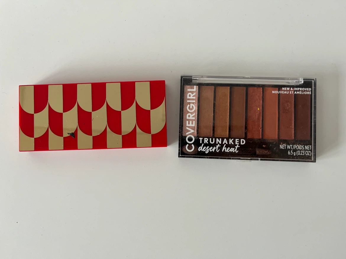 Eyeshadow palettes 🏈