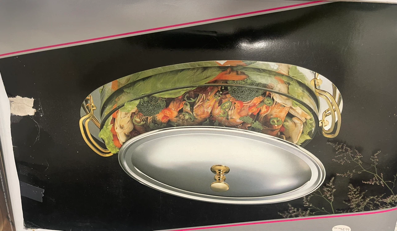 3 Qt. Oval Serving Dish with Lid - photo 2