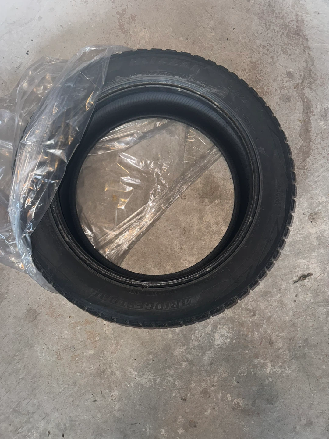 Bridgestone Blizzak DM-V2 Winter Tires 235/55R20
