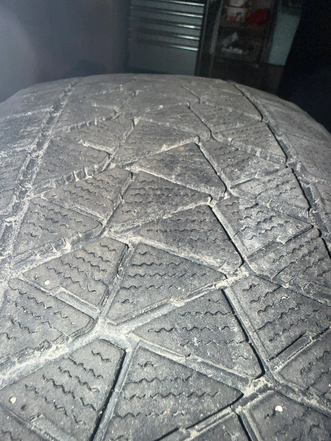 Bridgestone Blizzak DM-V2 Winter Tires 235/55R20 - photo 4