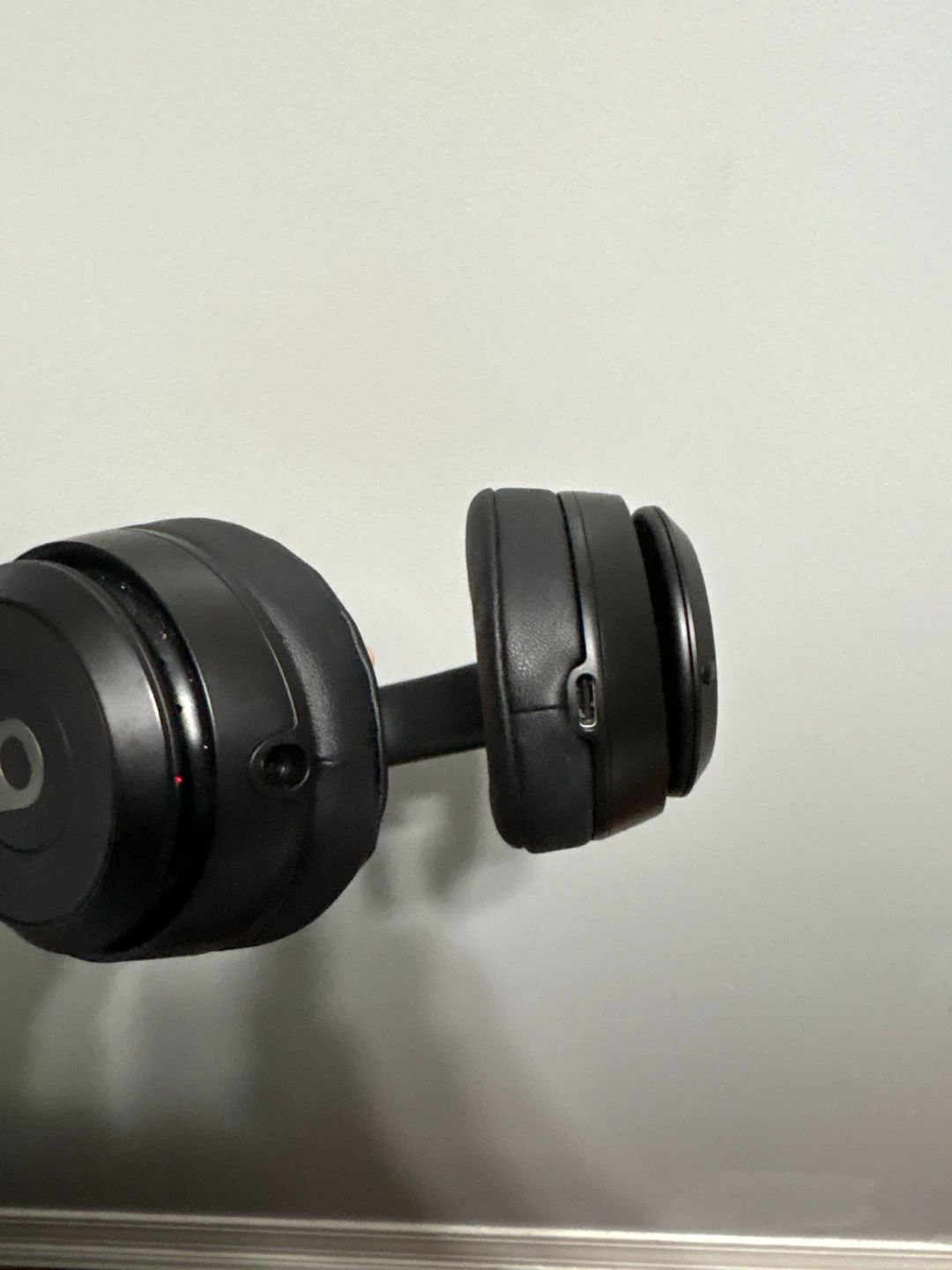 Beats Solo 3 - photo 3