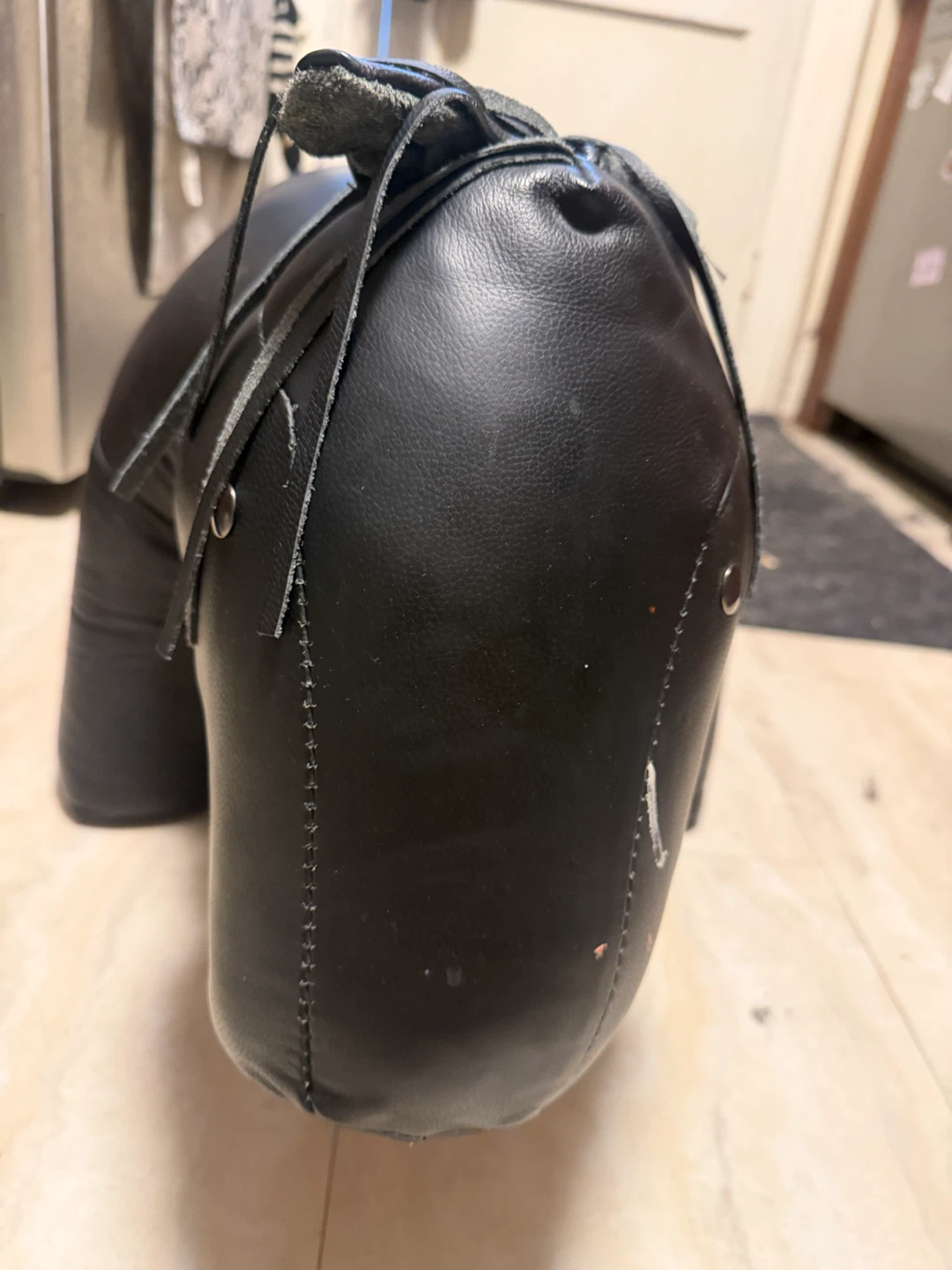 Reiners Black Leather Horse Ottoman - photo 2