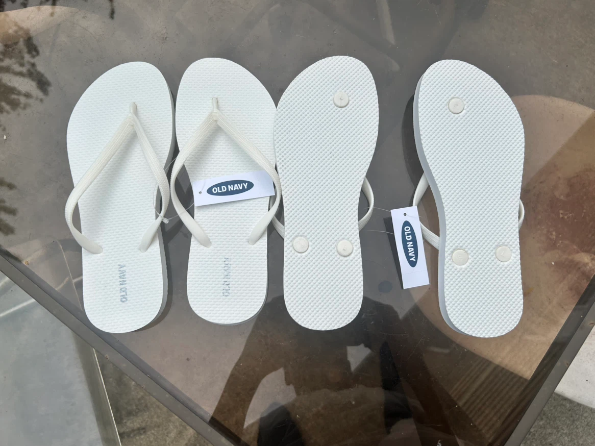 New Old Navy White Flip Flops